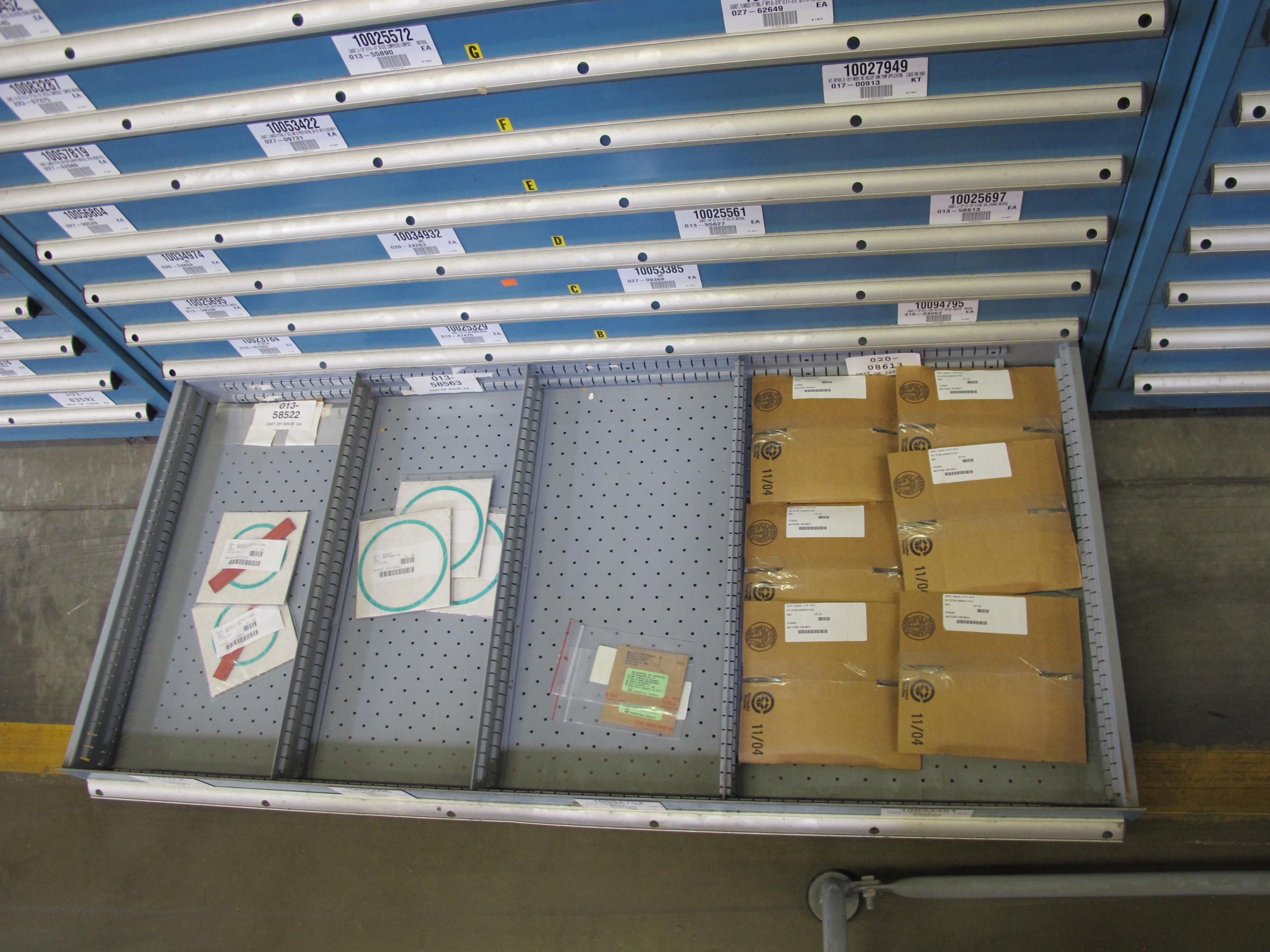 LISTA HEAVY DUTY 9-DRAWER PARTS CABINET W/ CONTENTS (W-50) LOADING & HANDLING FEE $25-